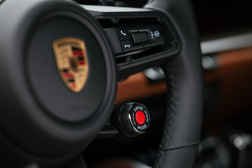 992 Porsche 911 小改款全球首发, 首次提供Hybrid油电版本, 综合动力541PS/610Nm, 只需3秒破百, 极速312km/h 260532