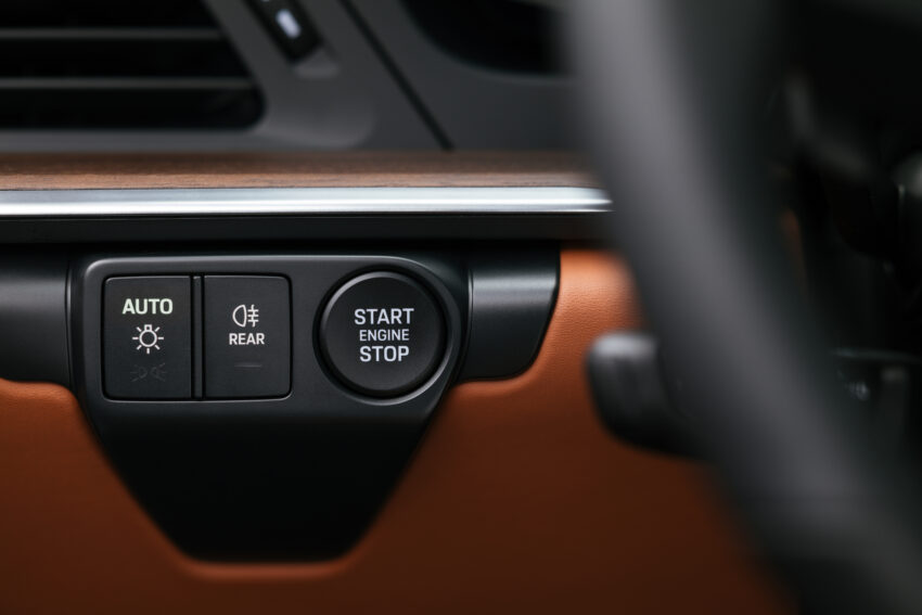 992 Porsche 911 小改款全球首发, 首次提供Hybrid油电版本, 综合动力541PS/610Nm, 只需3秒破百, 极速312km/h 260533