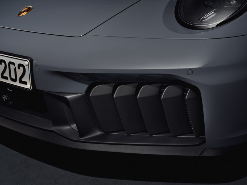 992 Porsche 911 小改款全球首发, 首次提供Hybrid油电版本, 综合动力541PS/610Nm, 只需3秒破百, 极速312km/h 260513