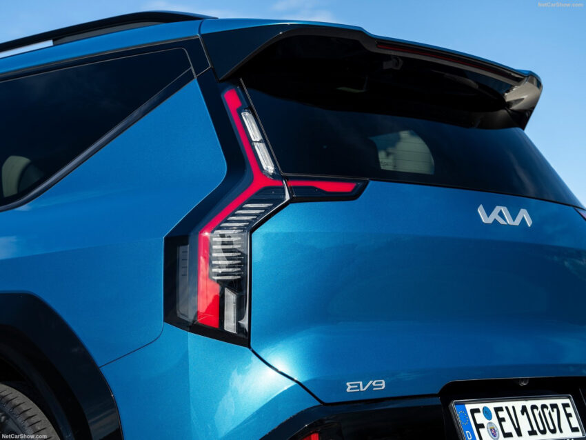 Kia EV9 纯电六/七人座SUV来马, 续航里程505公里, 5.3秒破百, 极速200km/h, 24分钟充电至80%, 售价从37万起 256951