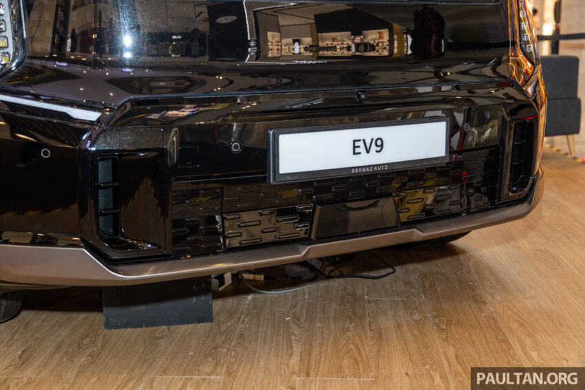 2024 Kia EV9 纯电大型豪华SUV亮相TRX购物中心, 公开对外展示至本周末, 续航里程最长505公里, 售价从37万令吉起 261792