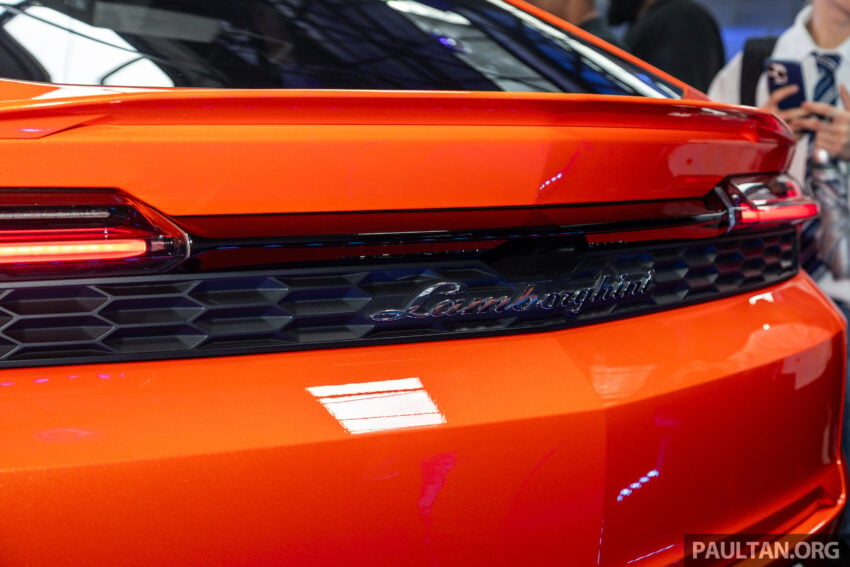Lamborghini Urus SE 插电混动版本地开卖！输出功率达800 PS/950 Nm、60公里纯电续航里程，净车价RM1.03m 261013