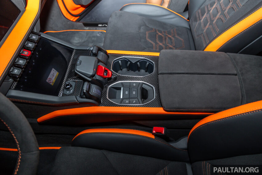 Lamborghini Urus SE 插电混动版本地开卖！输出功率达800 PS/950 Nm、60公里纯电续航里程，净车价RM1.03m 261035