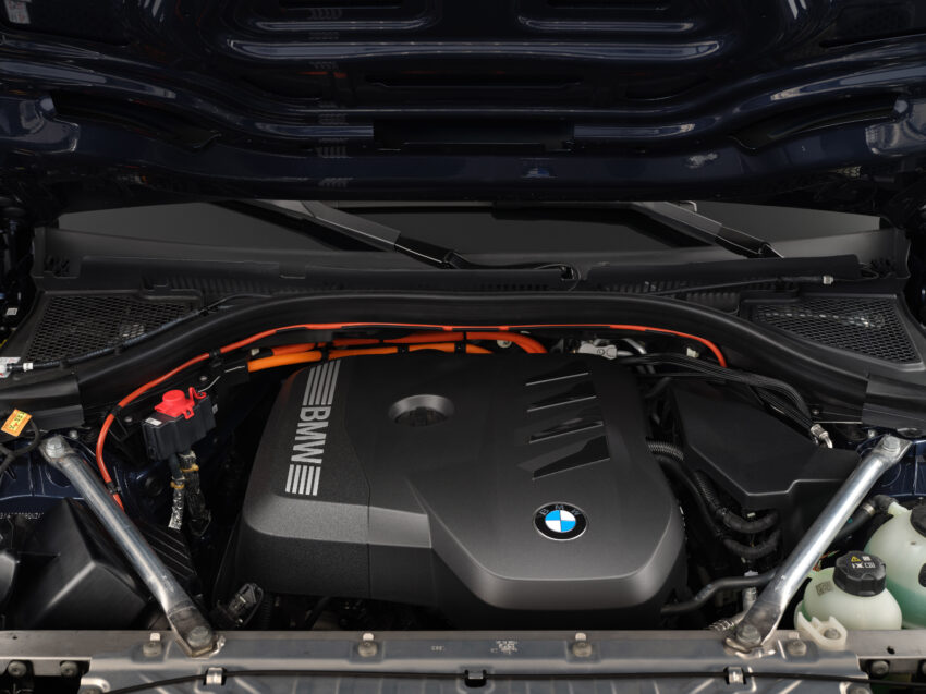 2025 BMW X3 大改款首发, 全新外观设计与科技化内装, PHEV纯电模式续航可达90公里, 全车系都电动化辅助 262530