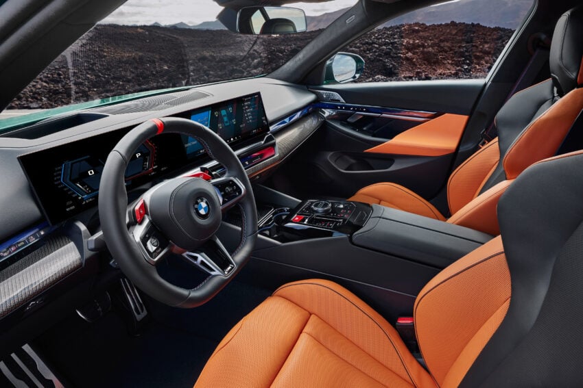 全新大改款 BMW M5 登场！改搭4.4L V8插混动力系列，纯电续航里程69km，可输出727 PS / 1,000 Nm，3.5秒破百 263181