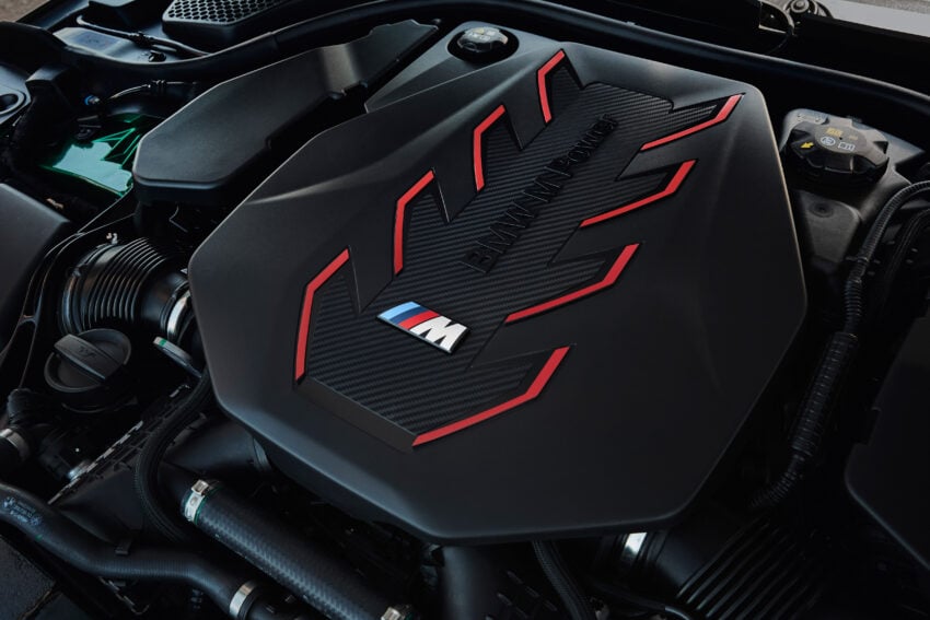 全新大改款 BMW M5 登场！改搭4.4L V8插混动力系列，纯电续航里程69km，可输出727 PS / 1,000 Nm，3.5秒破百 263128