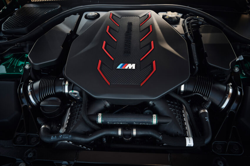 全新大改款 BMW M5 登场！改搭4.4L V8插混动力系列，纯电续航里程69km，可输出727 PS / 1,000 Nm，3.5秒破百 263129