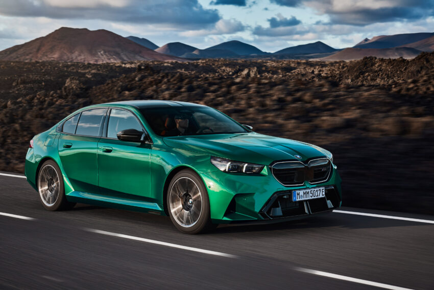 全新大改款 BMW M5 登场！改搭4.4L V8插混动力系列，纯电续航里程69km，可输出727 PS / 1,000 Nm，3.5秒破百 263142