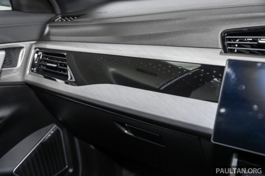 2025 Proton X70 小改款: 全车系1.5L三缸引擎, 车头设计大改, 荧幕更大, 支持无线 Apple CarPlay 与 Android Auto 263433
