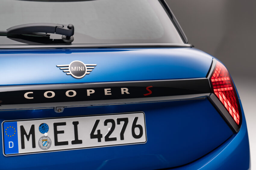 2024 MINI Cooper 5 Door 五门版大改款首发, 沿用旧底盘, 外型与内装大改, 搭载1.5L三缸或2.0L四缸涡轮汽油引擎 262083