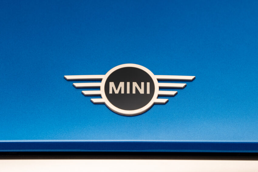 2024 MINI Cooper 5 Door 五门版大改款首发, 沿用旧底盘, 外型与内装大改, 搭载1.5L三缸或2.0L四缸涡轮汽油引擎 262076
