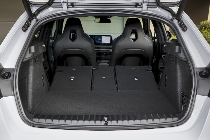2025 F70 BMW 1 系列大改款全球首发, 汽油版首次去掉“i” 261121