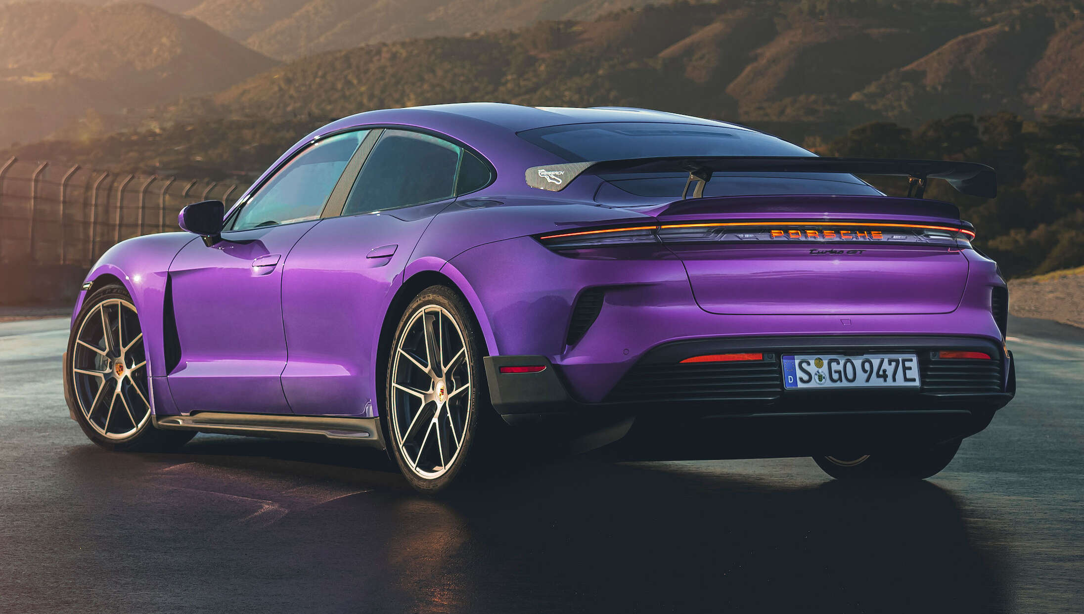 地表最速四门电动车！2024 Porsche Taycan Turbo GT 本地开卖，输出功率达1,108 PS / 1,340 Nm，售116万令吉起