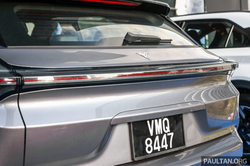 哪吒 Neta X 纯电SUV本地正式发布, 分标准与增程三个版本, 续航最长410公里, 半小时充电至80%, 售价从12万起 266751