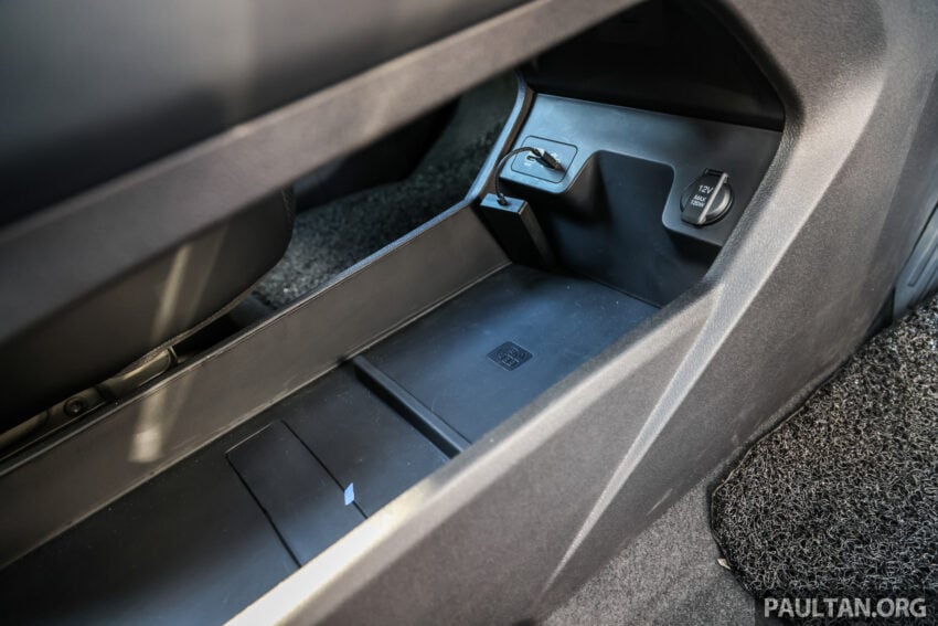 哪吒 Neta X 纯电SUV本地正式发布, 分标准与增程三个版本, 续航最长410公里, 半小时充电至80%, 售价从12万起 266771