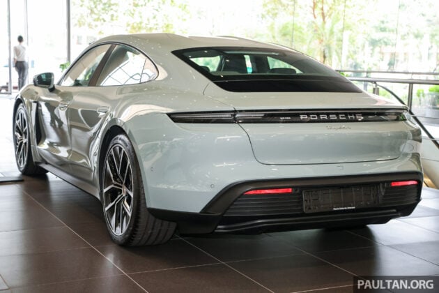 2024 Porsche Taycan 小改款陈列室实拍: 共八个车型与等级可选, 最大马力1,034匹, 最快2.2秒破百, 售价从57.5万起