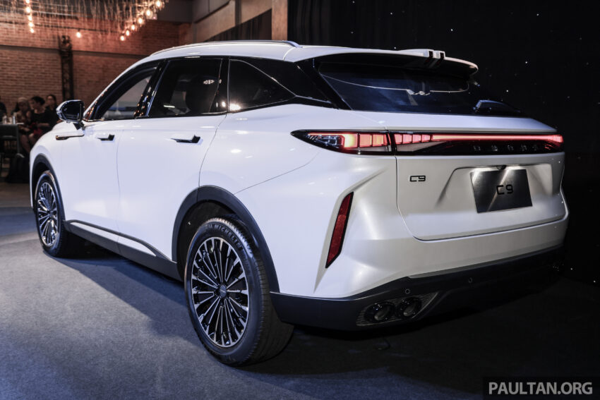 Omoda C9 我国首发亮相, 2.0T四缸引擎+8AT变速箱, 有前驱与四驱版可选, 12月正式发布, 预估价从18.5万令吉起 275025