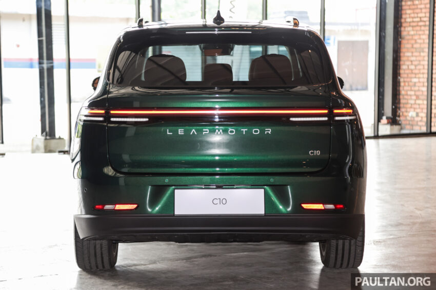 零跑 Leapmotor C10 右驾版本地首秀！420公里续航里程 274306