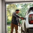 Ford Ranger PHEV 更多细节被公布, 搭载2.3L EcoBoost 四缸涡轮增压汽油引擎, 支持AC充电, 纯电续航里程45公里