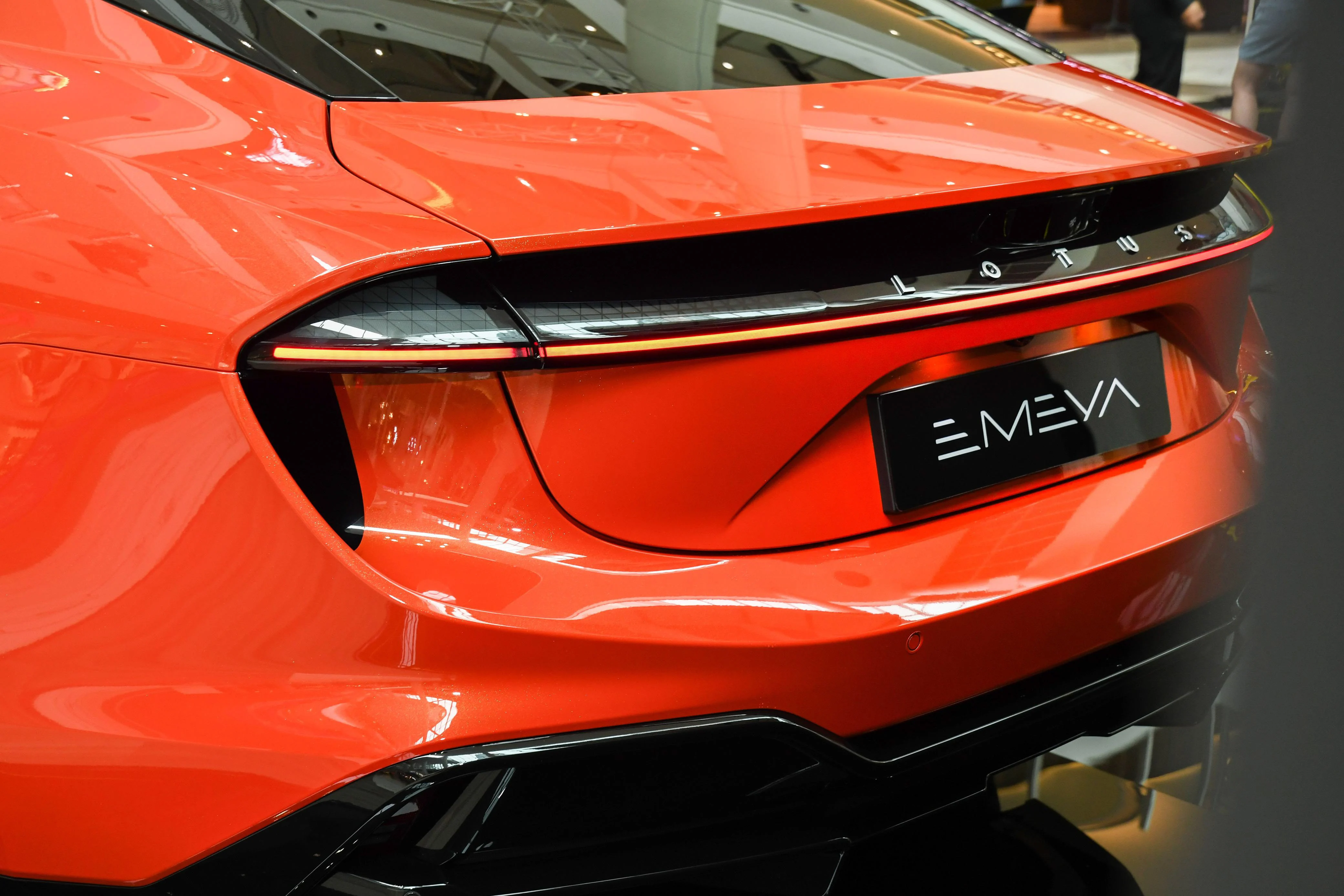 Lotus Eletre 和 Emeya 本周末于槟城 Gurney Paragon 登场！快亲临现场感受纯电 Hyper SUV 和 Hyper GT 的魅力