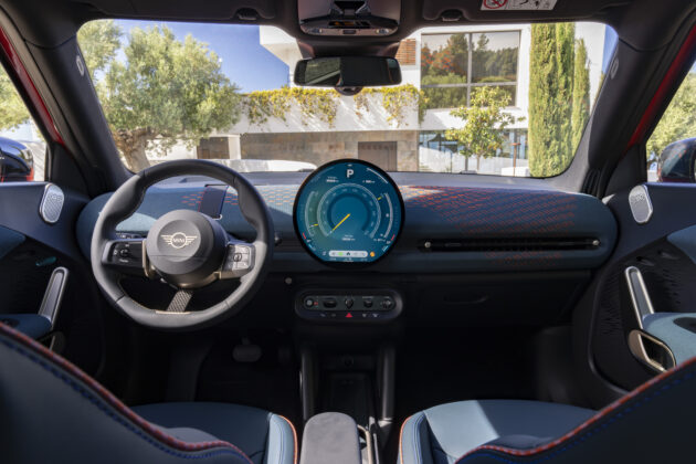 MINI Aceman SE 正式来马, 品牌最小纯电跨界SUV, 比 Countryman SE 入门, 续航可达406公里, 售价从21.4万起