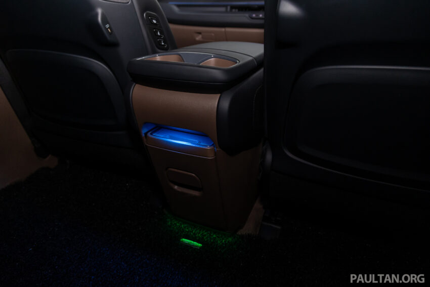 2024 Kia EV9 六人座实拍+简单试驾心得分享: 要价37.5万的纯电动大型豪华SUV, 科技感拉满但有些配备不太实际? 278122