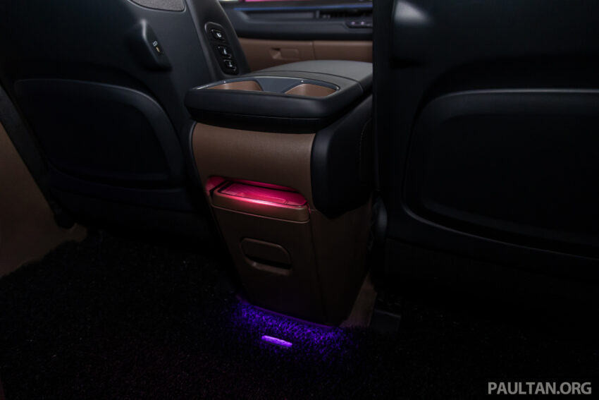 2024 Kia EV9 六人座实拍+简单试驾心得分享: 要价37.5万的纯电动大型豪华SUV, 科技感拉满但有些配备不太实际? 278123