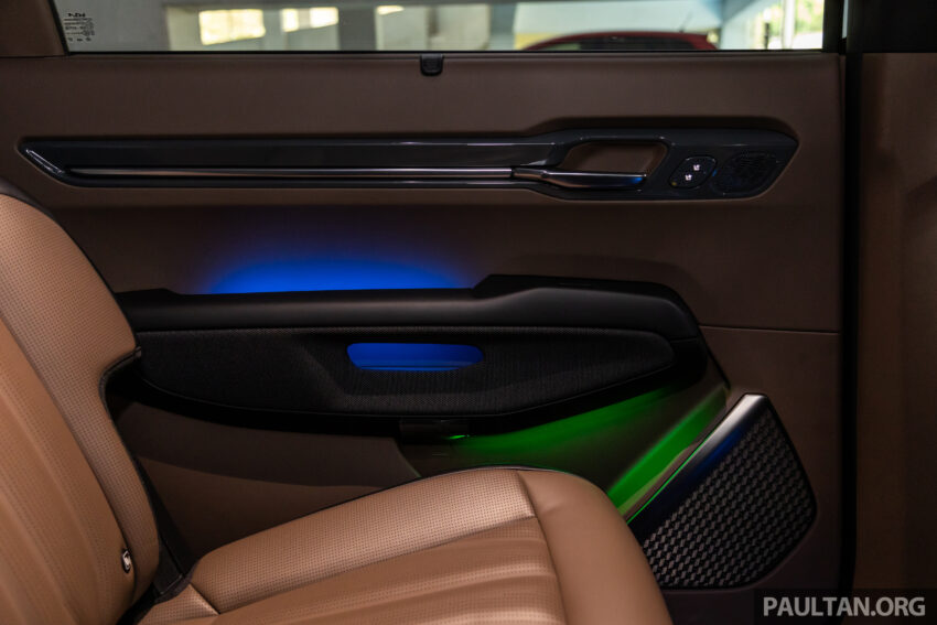 2024 Kia EV9 六人座实拍+简单试驾心得分享: 要价37.5万的纯电动大型豪华SUV, 科技感拉满但有些配备不太实际? 278127