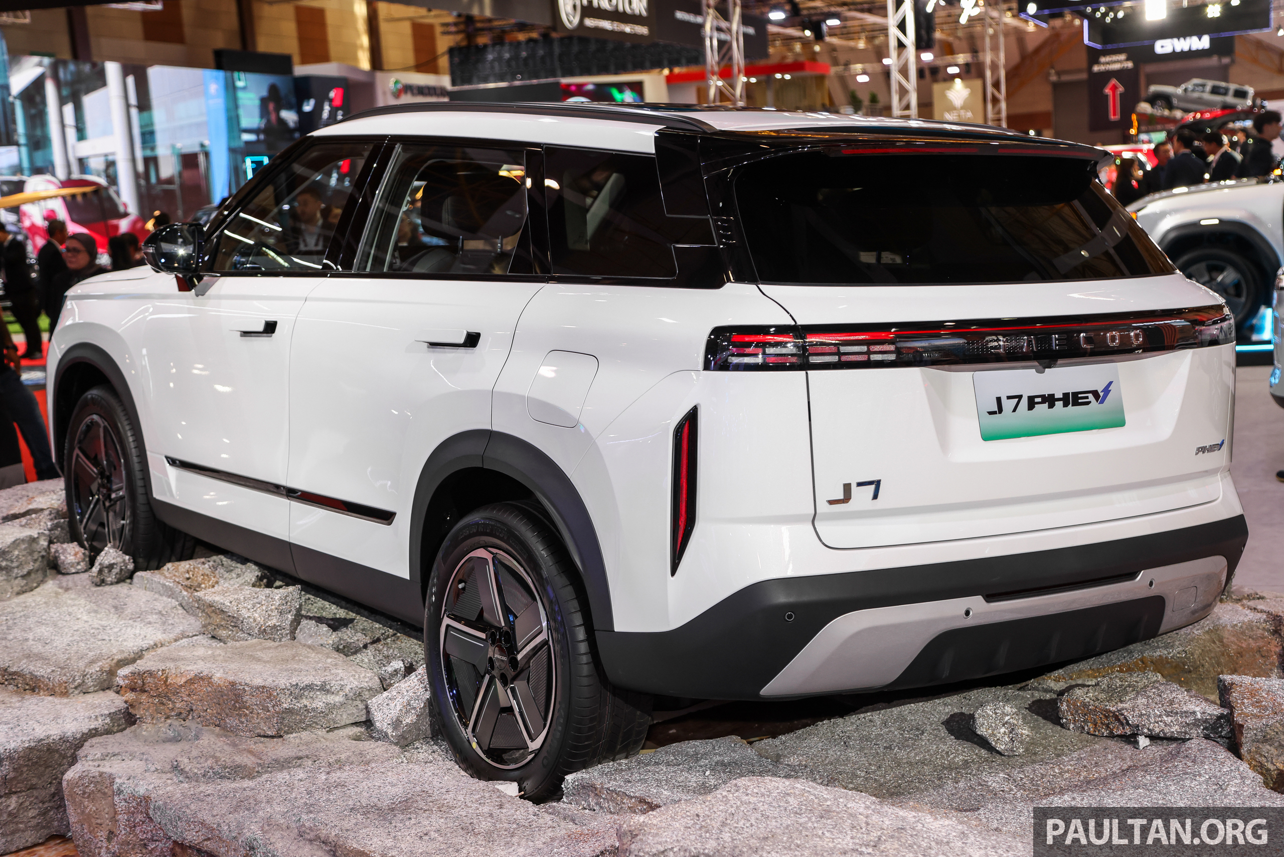发布在即？Jaecoo J7 PHEV 插电混动版本地开放兴趣注册！最大输出功率347 PS/525 Nm，88公里纯电续航里程