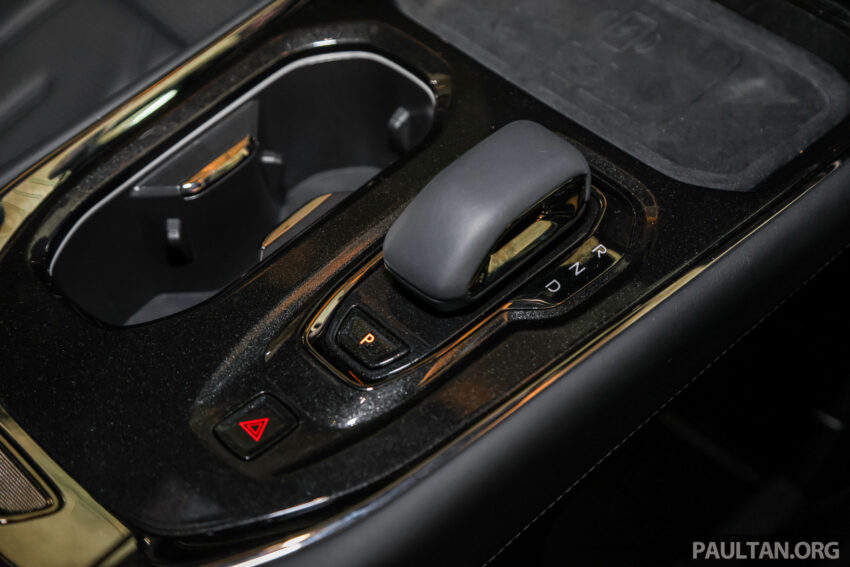 极氪 Zeekr 009 在 Sunway Pinnacle 展出, 纯电豪华大型MPV, 有六人与七人座可选, 续航582公里, 预估价37万以下 277170