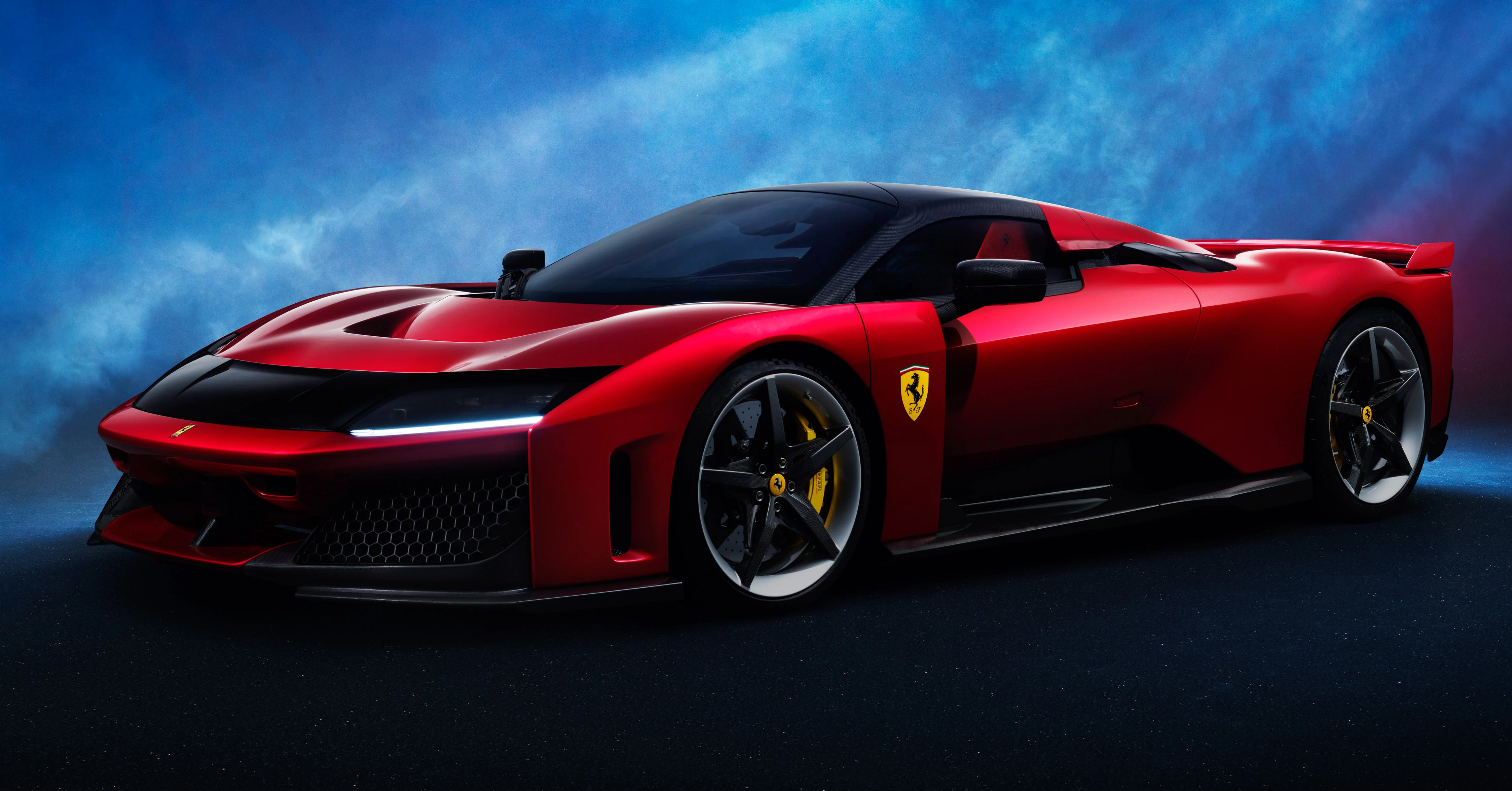 新世代“马王”登场，Ferrari F80 重磅发表；搭载 V6 油电混动系统，可输出1,200匹马力，2.15秒破百！全球限量799台