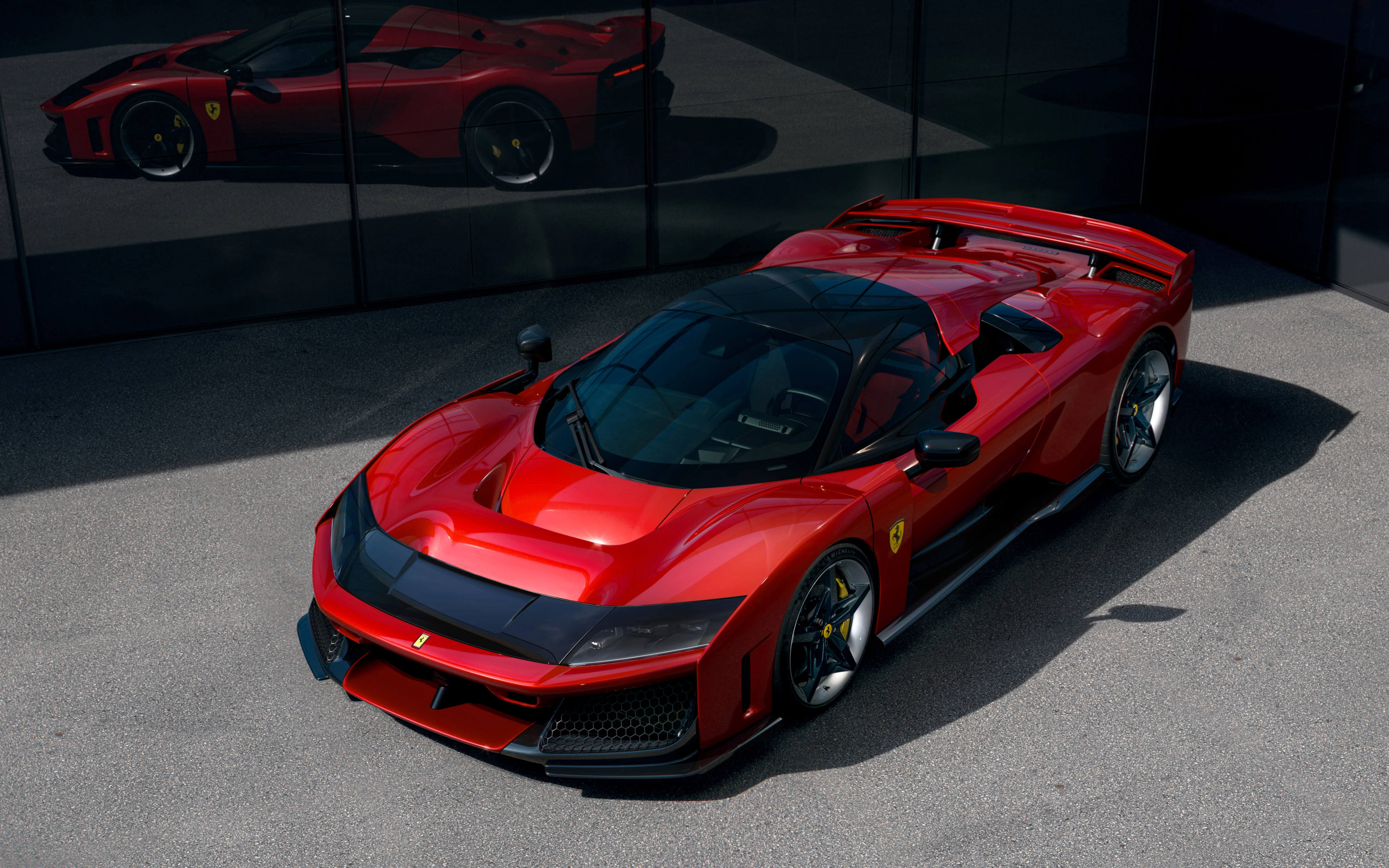 新世代“马王”登场，Ferrari F80 重磅发表；搭载 V6 油电混动系统，可输出1,200匹马力，2.15秒破百！全球限量799台
