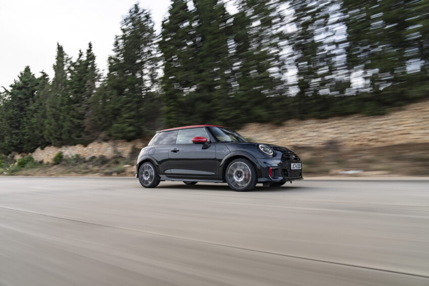 2025 MINI John Cooper Works 大改款首发, 沿用原有底盘与引擎, 改搭双离合器变速箱, 动力小幅提升, 保留敞篷版 279637