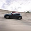 2025 MINI John Cooper Works 大改款首发, 沿用原有底盘与引擎, 改搭双离合器变速箱, 动力小幅提升, 保留敞篷版
