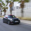2025 MINI John Cooper Works 大改款首发, 沿用原有底盘与引擎, 改搭双离合器变速箱, 动力小幅提升, 保留敞篷版