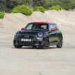 2025 MINI John Cooper Works 大改款首发, 沿用原有底盘与引擎, 改搭双离合器变速箱, 动力小幅提升, 保留敞篷版