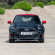 2025 MINI John Cooper Works 大改款首发, 沿用原有底盘与引擎, 改搭双离合器变速箱, 动力小幅提升, 保留敞篷版
