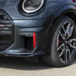 2025 MINI John Cooper Works 大改款首发, 沿用原有底盘与引擎, 改搭双离合器变速箱, 动力小幅提升, 保留敞篷版