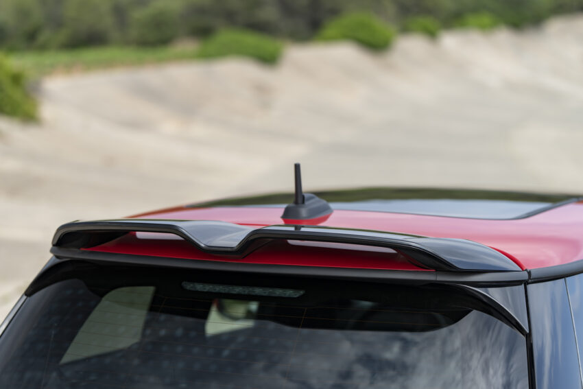 2025 MINI John Cooper Works 大改款首发, 沿用原有底盘与引擎, 改搭双离合器变速箱, 动力小幅提升, 保留敞篷版 279680
