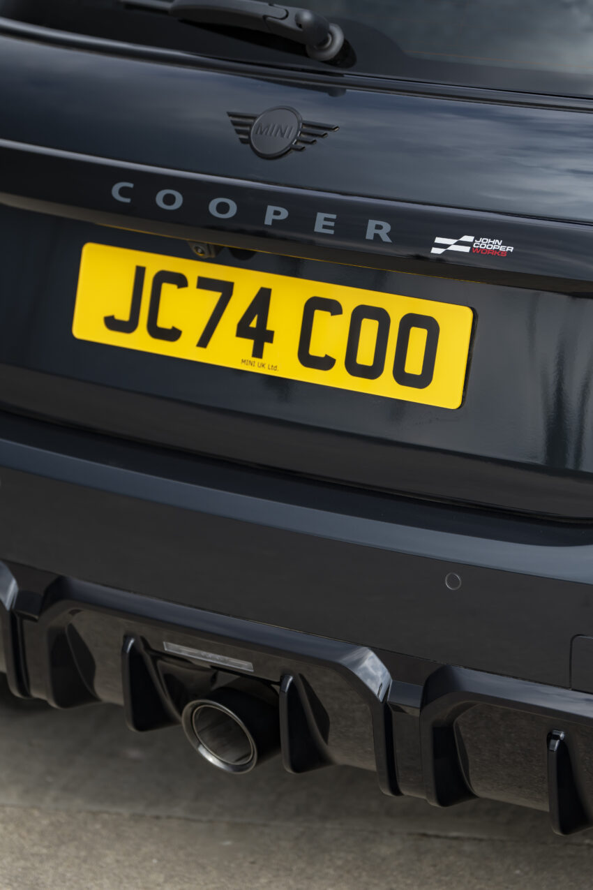 2025 MINI John Cooper Works 大改款首发, 沿用原有底盘与引擎, 改搭双离合器变速箱, 动力小幅提升, 保留敞篷版 279685