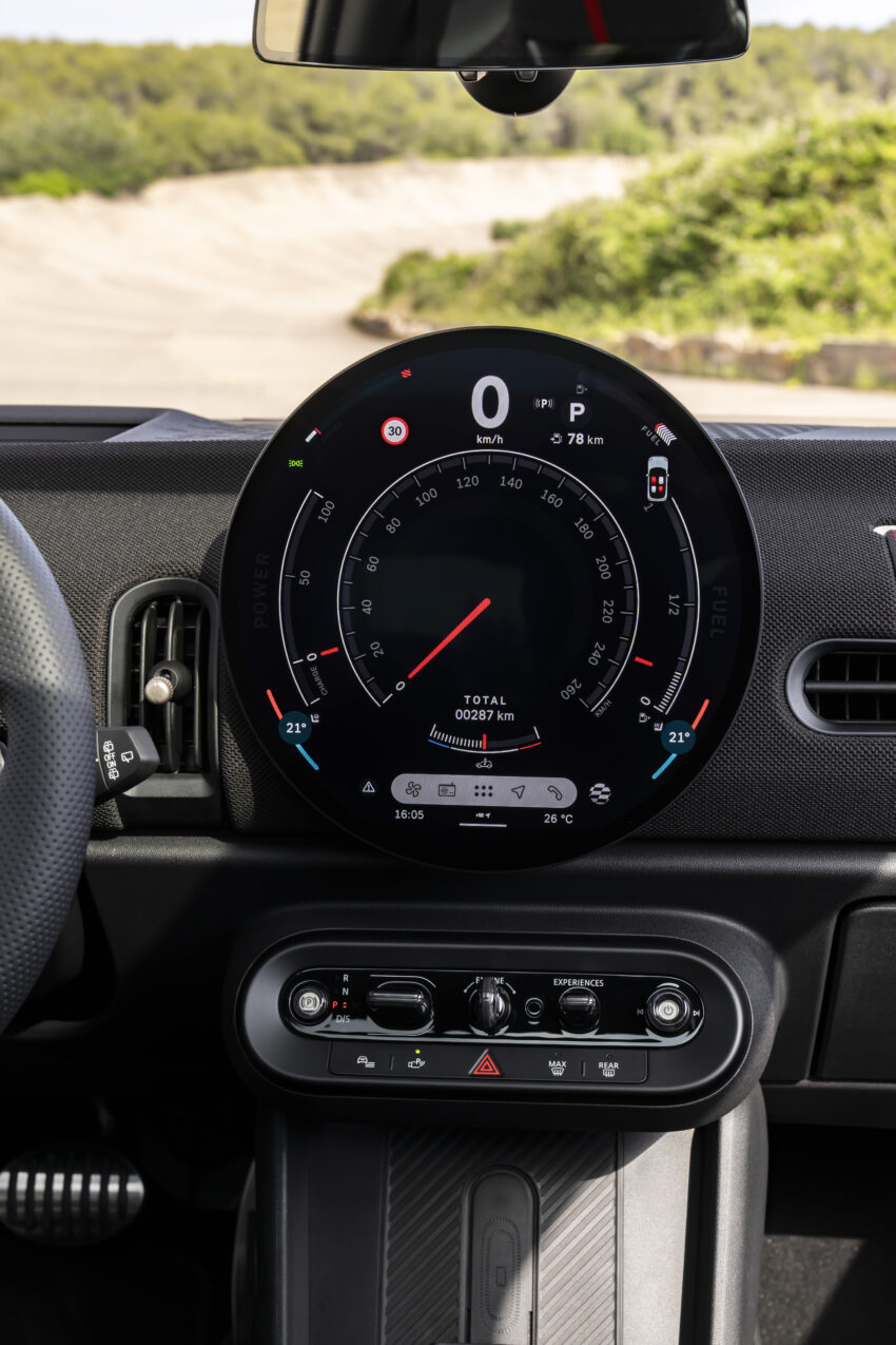 2025 MINI John Cooper Works 大改款首发, 沿用原有底盘与引擎, 改搭双离合器变速箱, 动力小幅提升, 保留敞篷版 279690