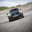 2025 MINI John Cooper Works 大改款首发, 沿用原有底盘与引擎, 改搭双离合器变速箱, 动力小幅提升, 保留敞篷版
