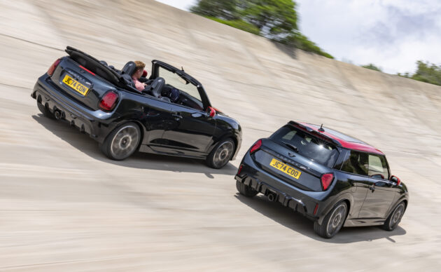 2025 MINI John Cooper Works 大改款首发, 沿用原有底盘与引擎, 改搭双离合器变速箱, 动力小幅提升, 保留敞篷版