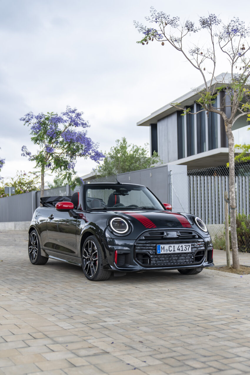 2025 MINI John Cooper Works 大改款首发, 沿用原有底盘与引擎, 改搭双离合器变速箱, 动力小幅提升, 保留敞篷版 279578