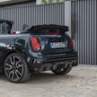 2025 MINI John Cooper Works 大改款首发, 沿用原有底盘与引擎, 改搭双离合器变速箱, 动力小幅提升, 保留敞篷版