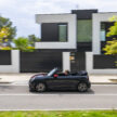 2025 MINI John Cooper Works 大改款首发, 沿用原有底盘与引擎, 改搭双离合器变速箱, 动力小幅提升, 保留敞篷版