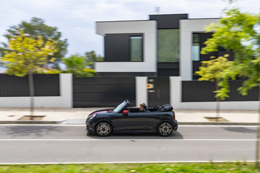 2025 MINI John Cooper Works 大改款首发, 沿用原有底盘与引擎, 改搭双离合器变速箱, 动力小幅提升, 保留敞篷版 279587