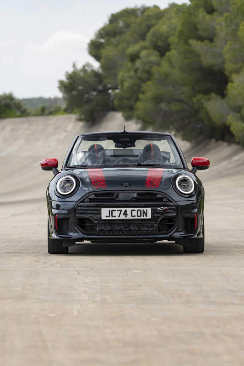 2025 MINI John Cooper Works 大改款首发, 沿用原有底盘与引擎, 改搭双离合器变速箱, 动力小幅提升, 保留敞篷版 279596