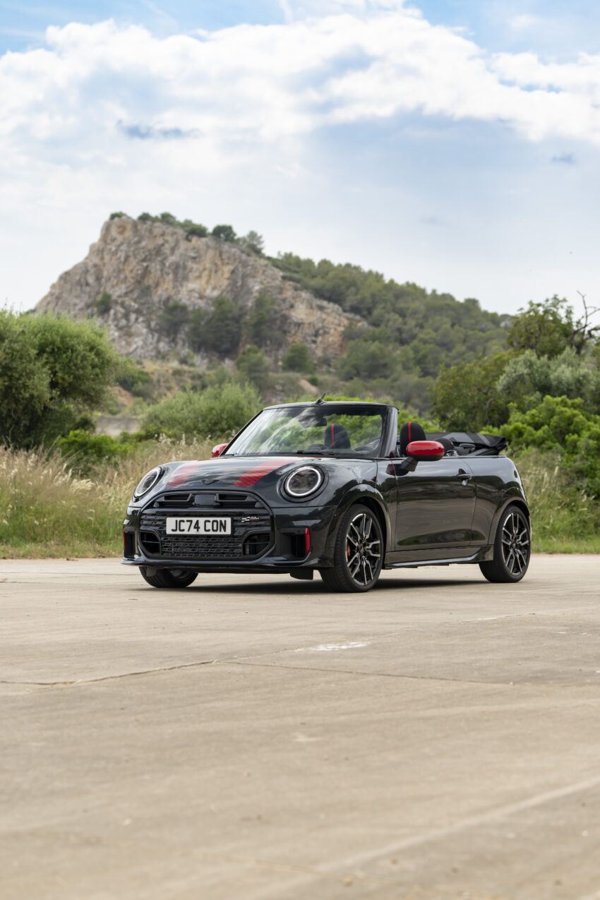 2025 MINI John Cooper Works 大改款首发, 沿用原有底盘与引擎, 改搭双离合器变速箱, 动力小幅提升, 保留敞篷版 279597
