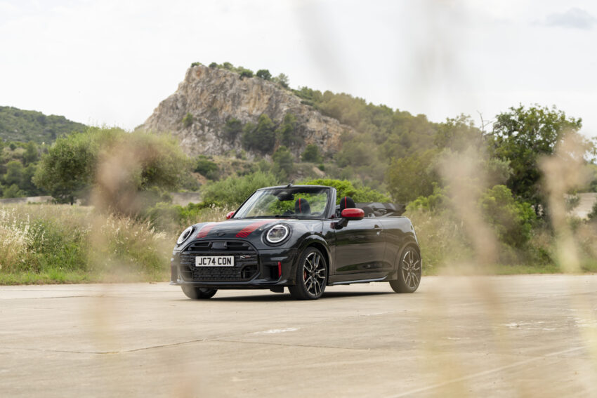 2025 MINI John Cooper Works 大改款首发, 沿用原有底盘与引擎, 改搭双离合器变速箱, 动力小幅提升, 保留敞篷版 279598